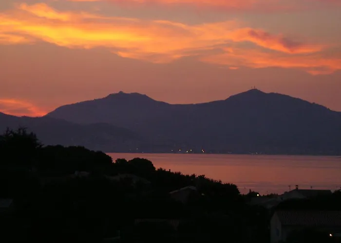 Bella Vista 4, T2 Vue Mer, Piscine, Climatise Daire